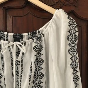 White House Black Market Boho Embroidered Blouse